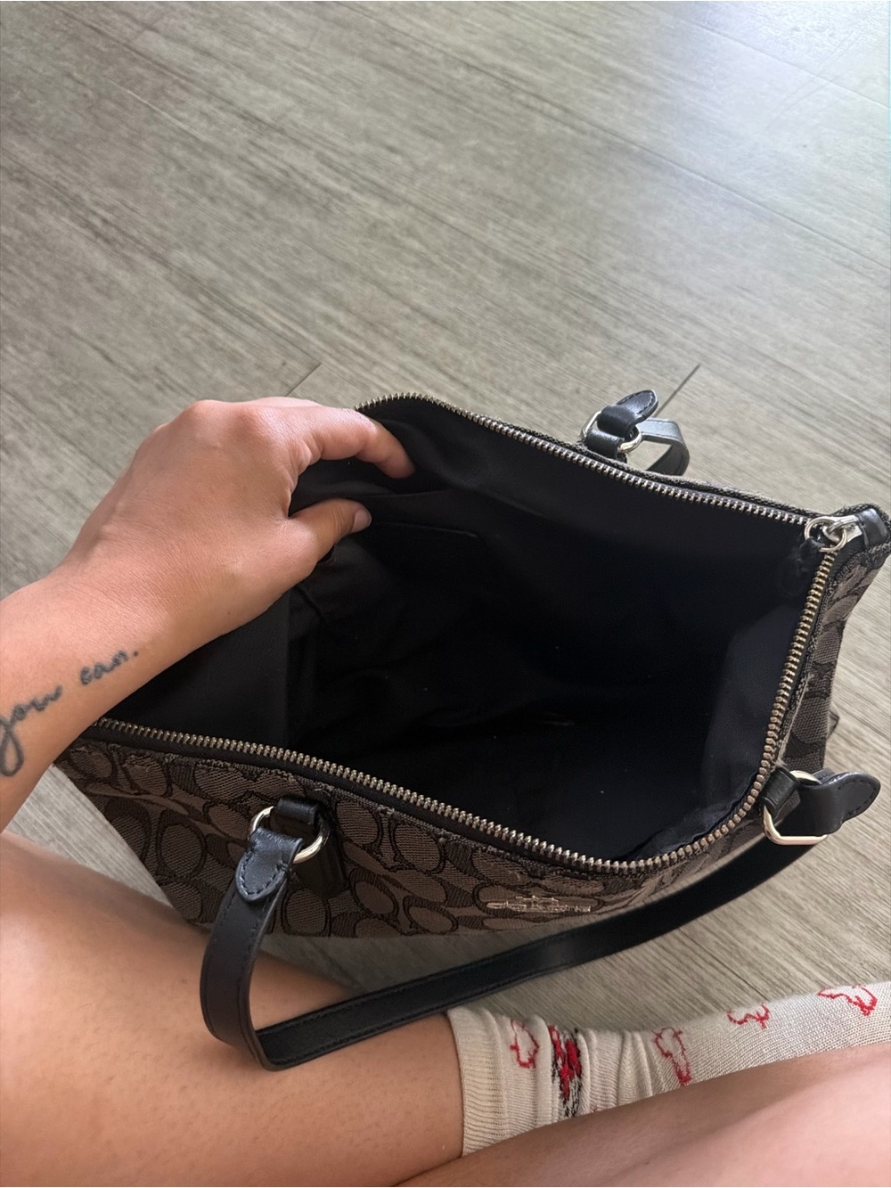 Coach Signature Canvas zip top bag - Picture 6 of 6